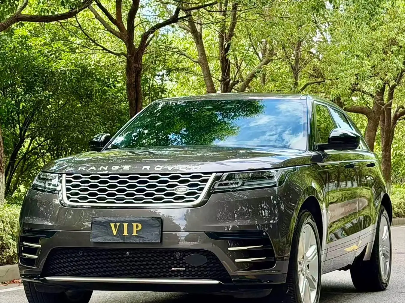 Land Rover Range Rover Velar 2023 — Фото 1/11
