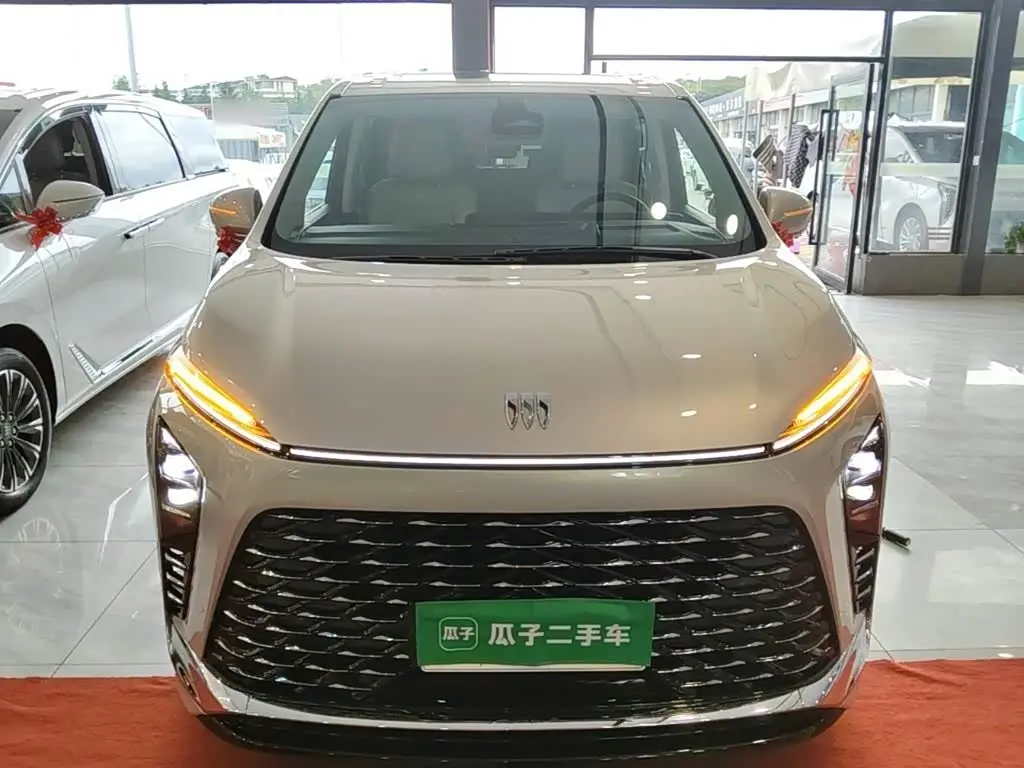 Buick GL8 New Energy 2025 — Photo 3/20