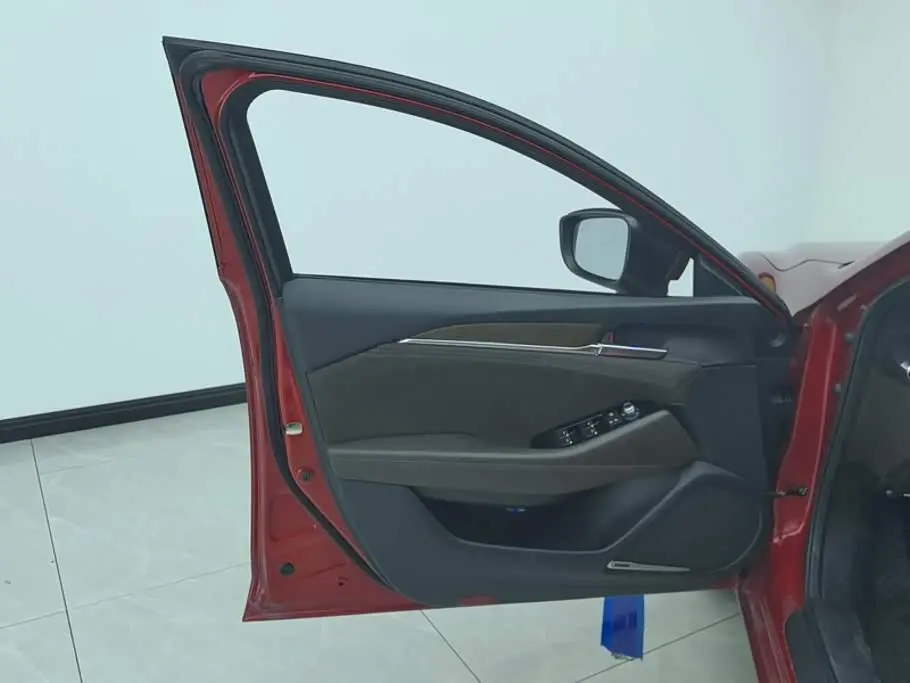 Mazda Atenza 2021 — Photo 7/16