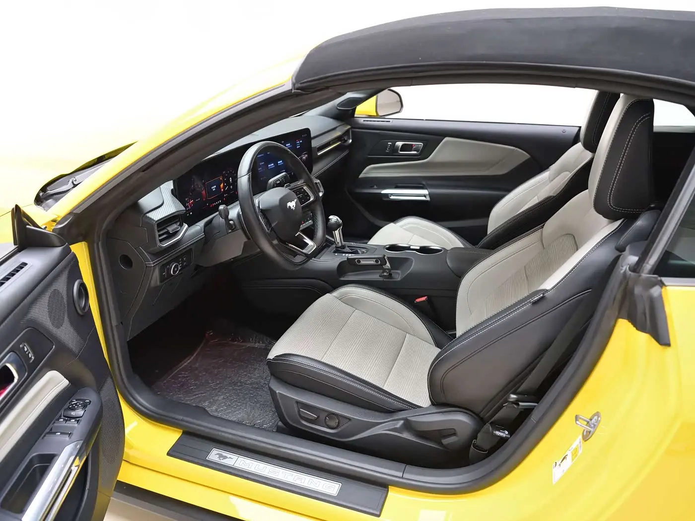 Ford Mustang 2024 — Photo 11/20