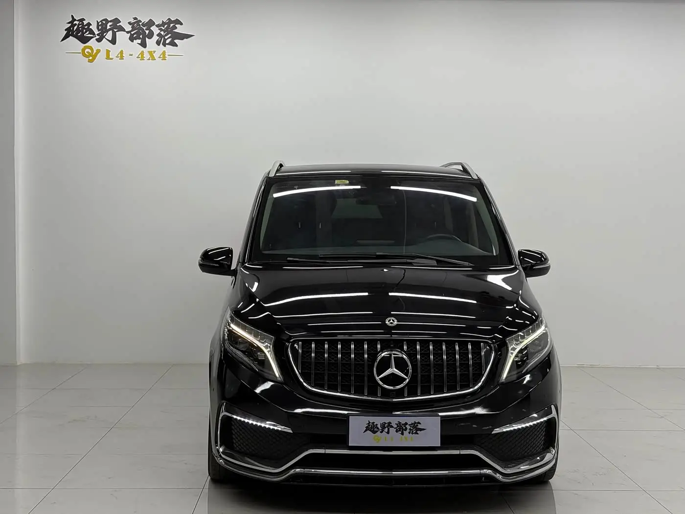 Mercedes-Benz V-Class 2020 — Фото 2/20