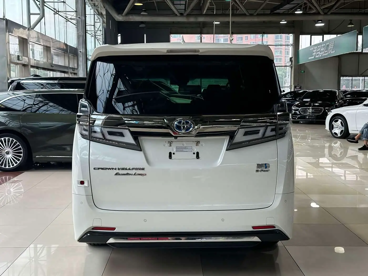 Toyota Vellfire 2022 — Фото 5/20