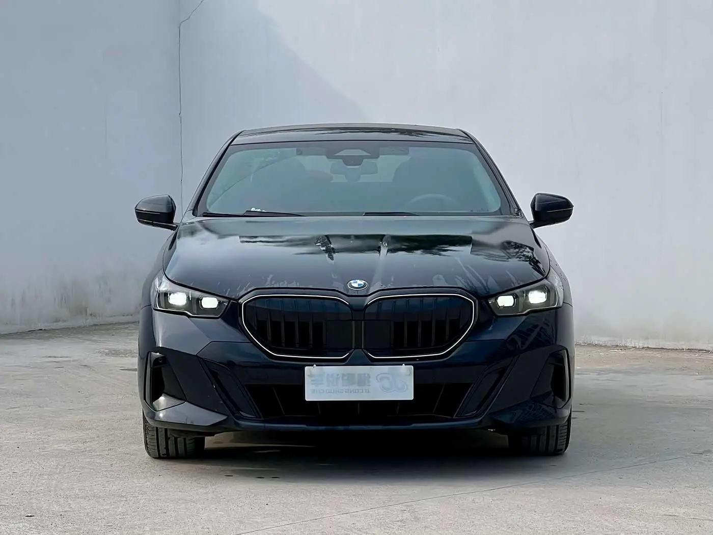 BMW 5 Series 2025 — Photo 2/14