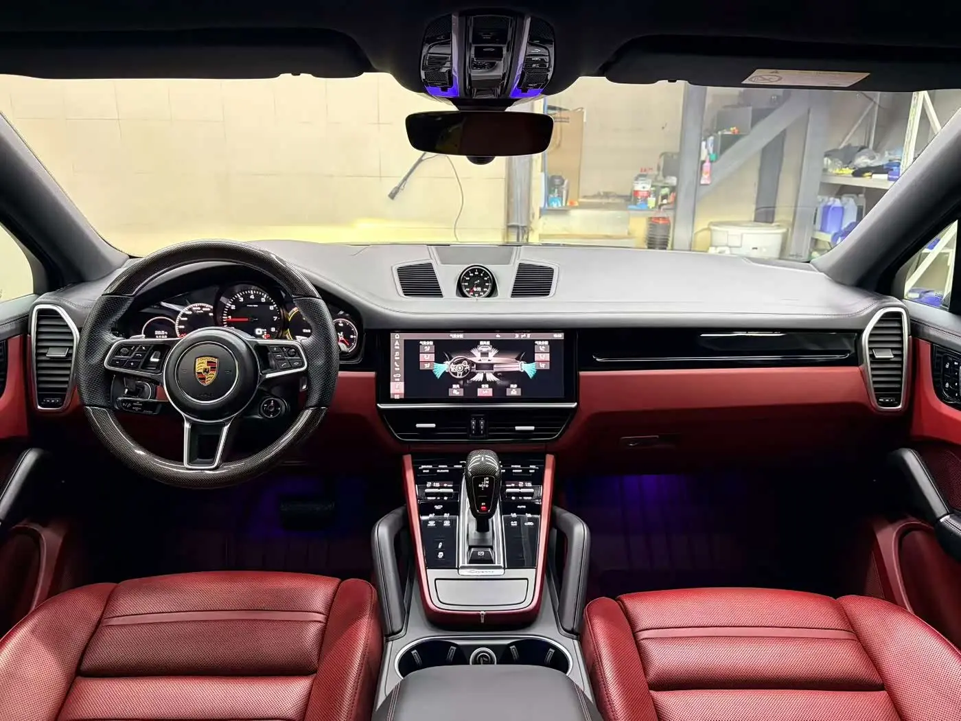 Porsche Cayenne 2021 — Photo 6/10