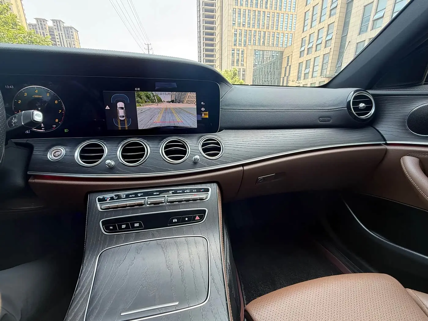 Mercedes-Benz E-Class 2021 — Фото 10/20