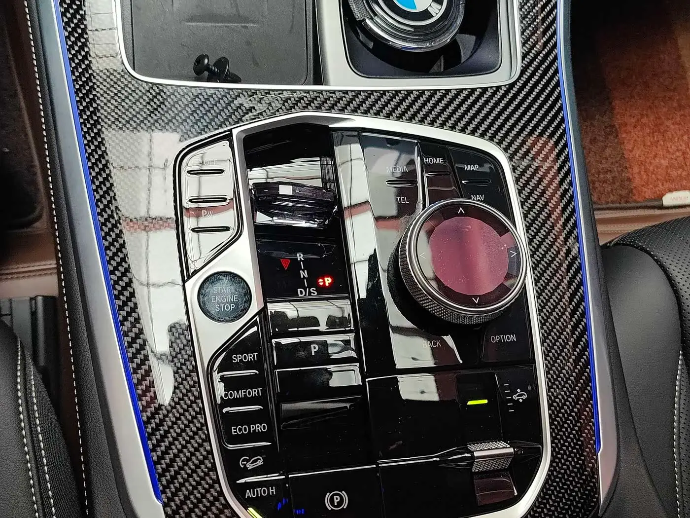 BMW X5 2025 — Фото 8/20
