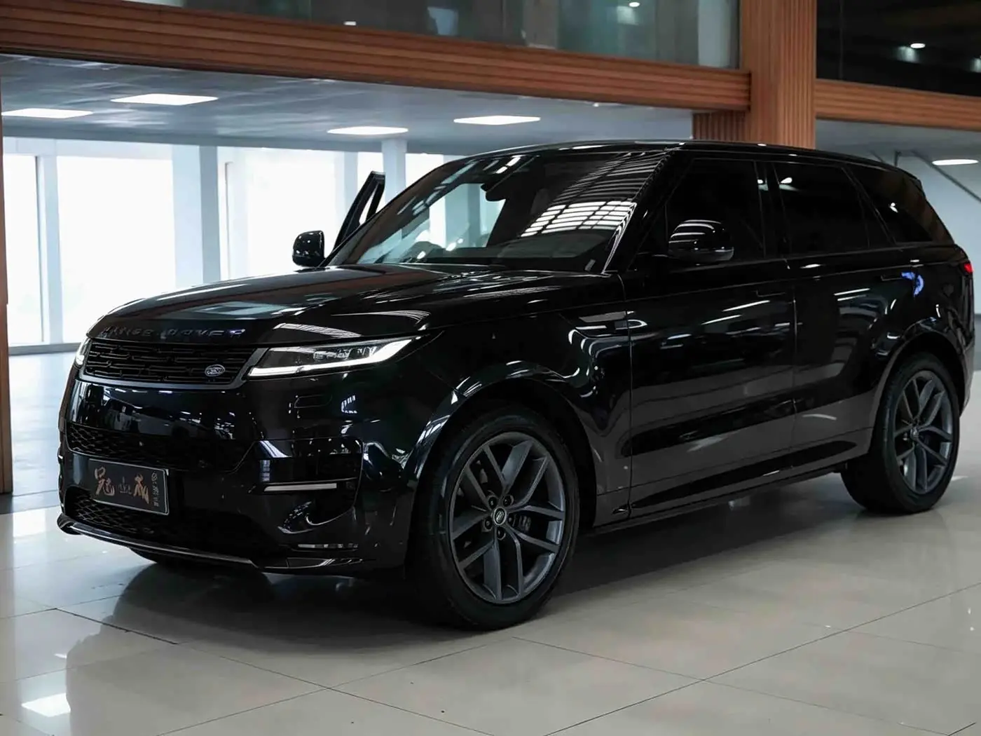Land Rover Range Rover Sport 2023 — ფოტო 1/19