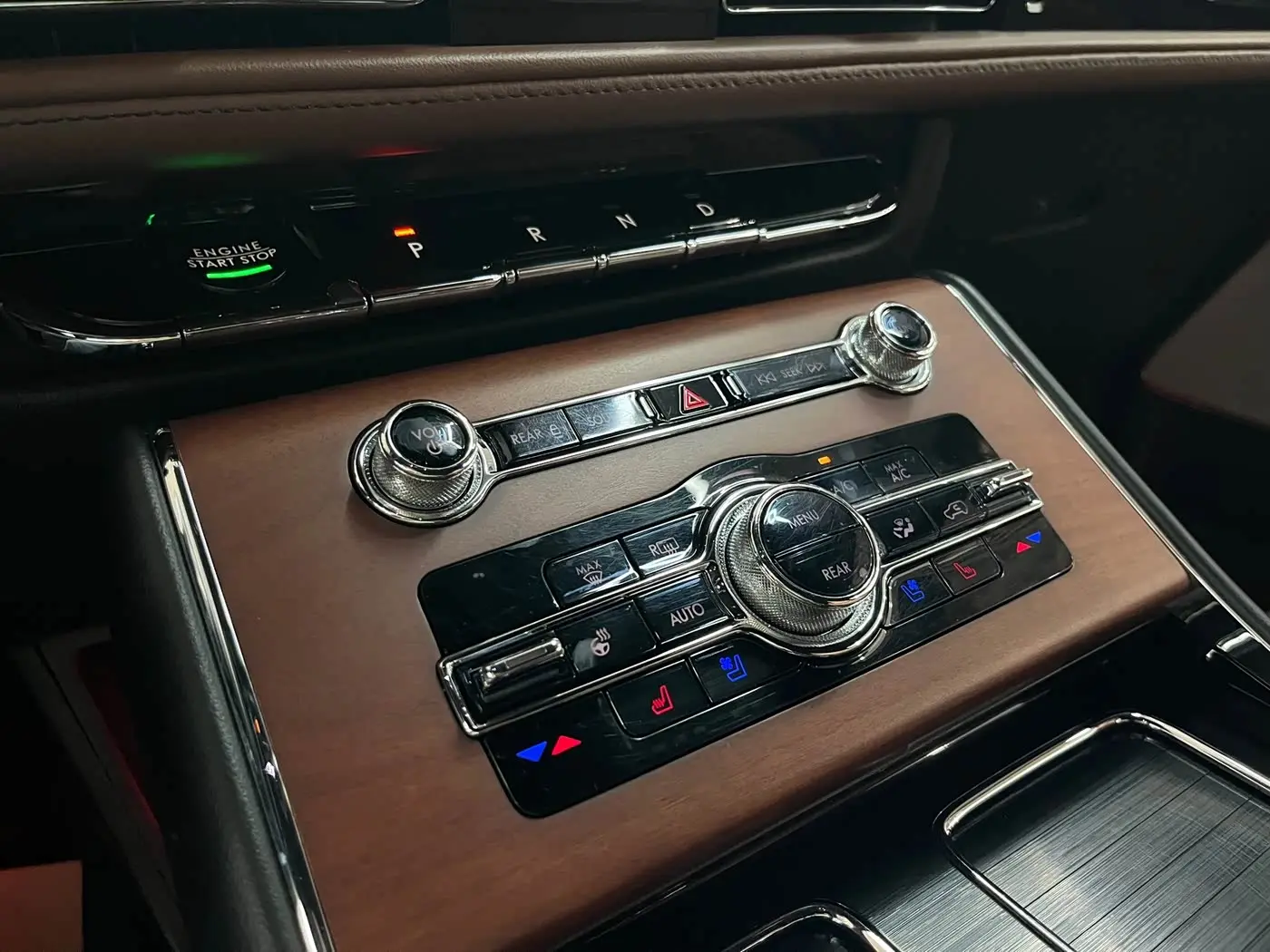 Lincoln Aviator 2020 — Şəkil 10/14