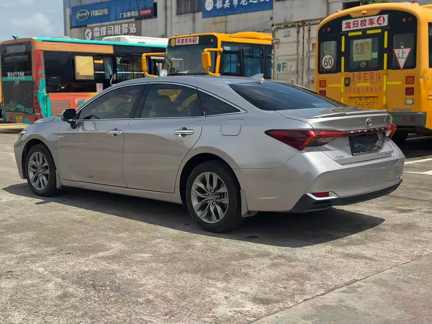 Toyota Avalon 2022 — Photo 9/9