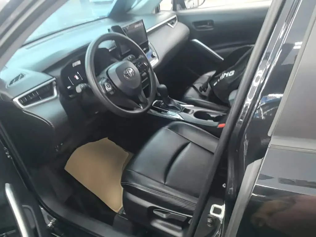 Toyota Corolla Cross 2024 — Şəkil 15/20