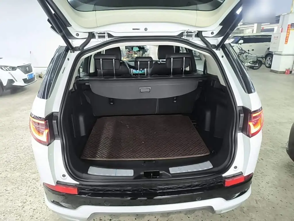 Land Rover Discovery Sport 2021 — Фото 19/20