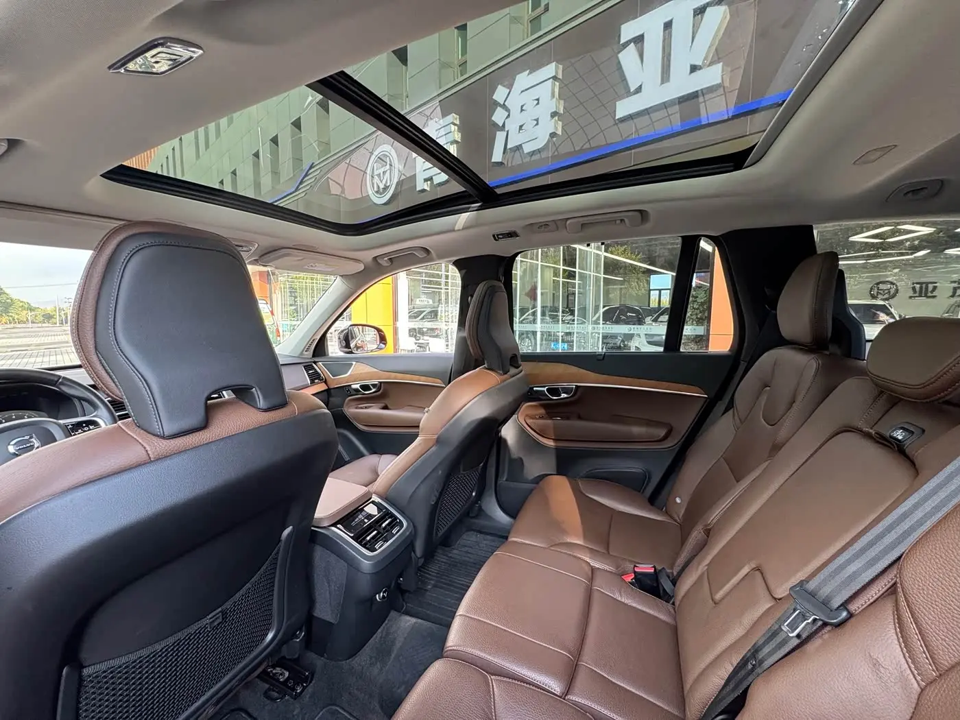 Volvo XC90 2019 — Photo 14/20