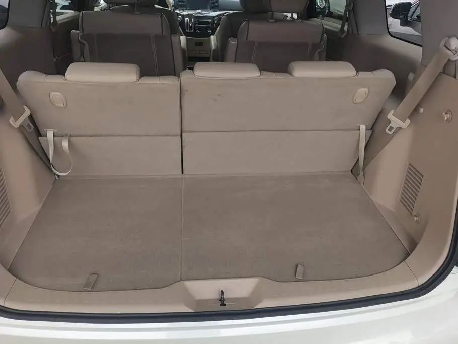 Nissan Quest 2017 — Şəkil 4/16