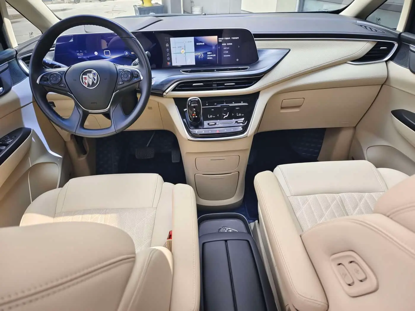 Buick GL8 2023 — Photo 14/20