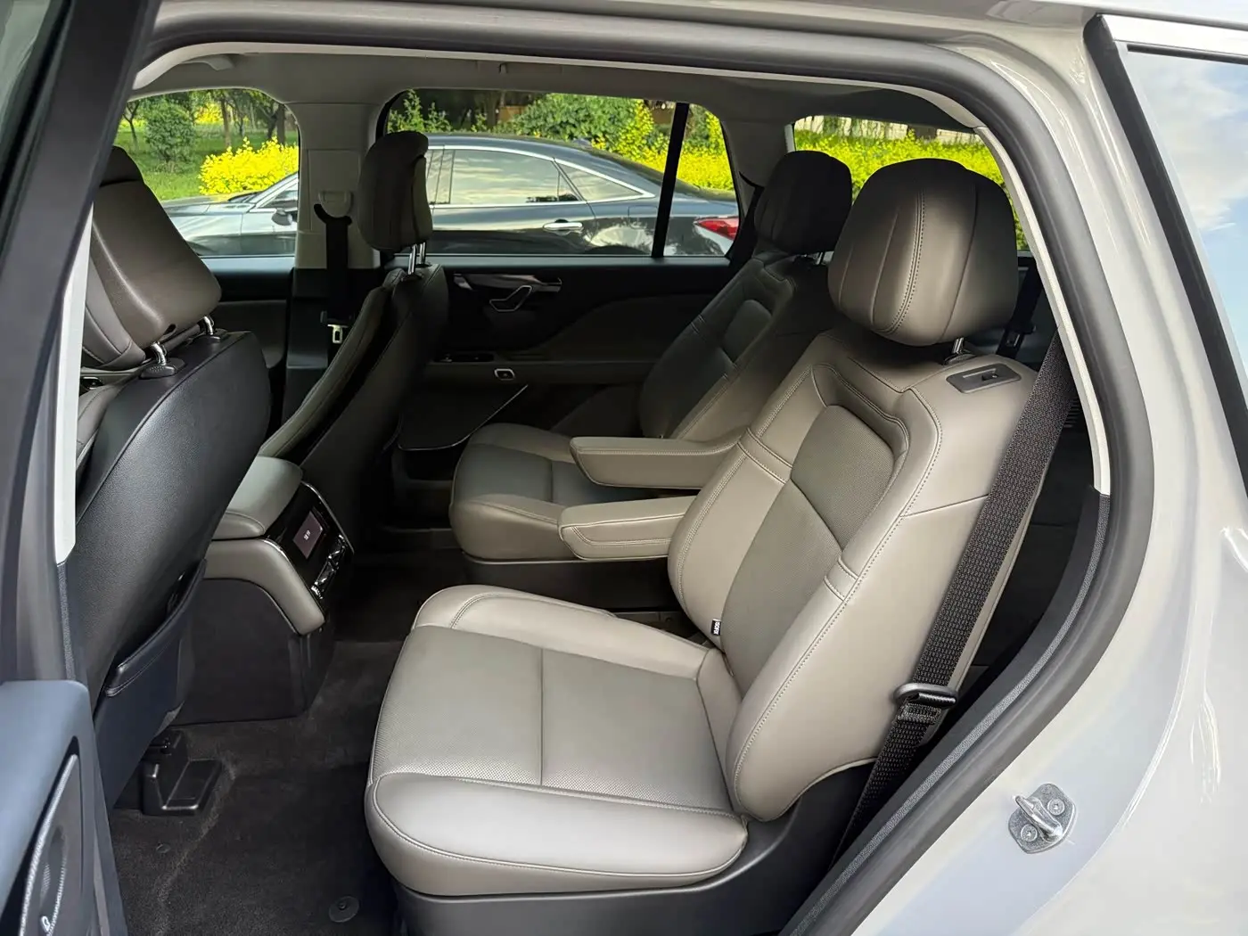 Lincoln Aviator 2025 — Photo 12/20