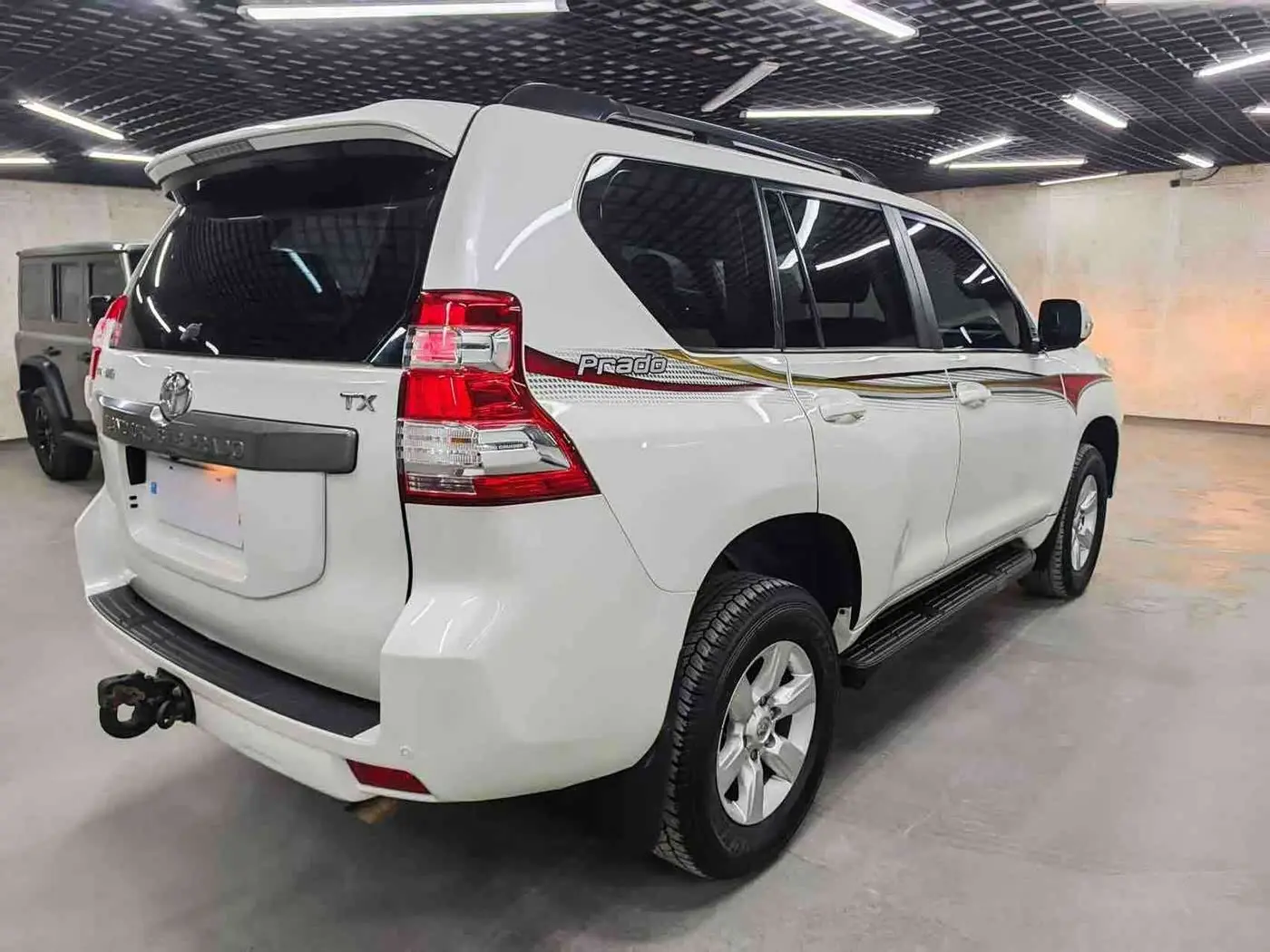 Toyota Prado 2017 — Photo 8/10