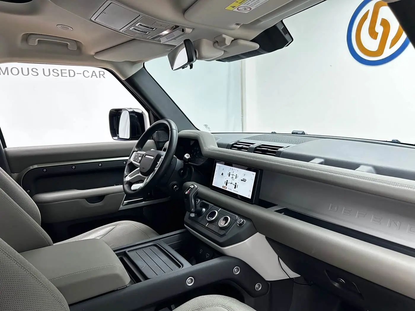 Land Rover Defender 2020 — Фото 18/20