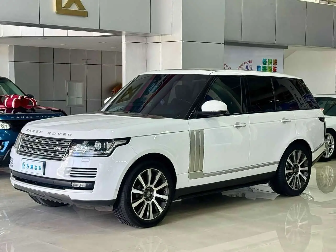 Land Rover Range Rover 2015 — Фото 1/20