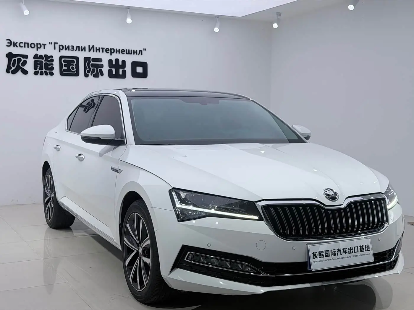 Škoda Superb 2024 — Photo 3/18