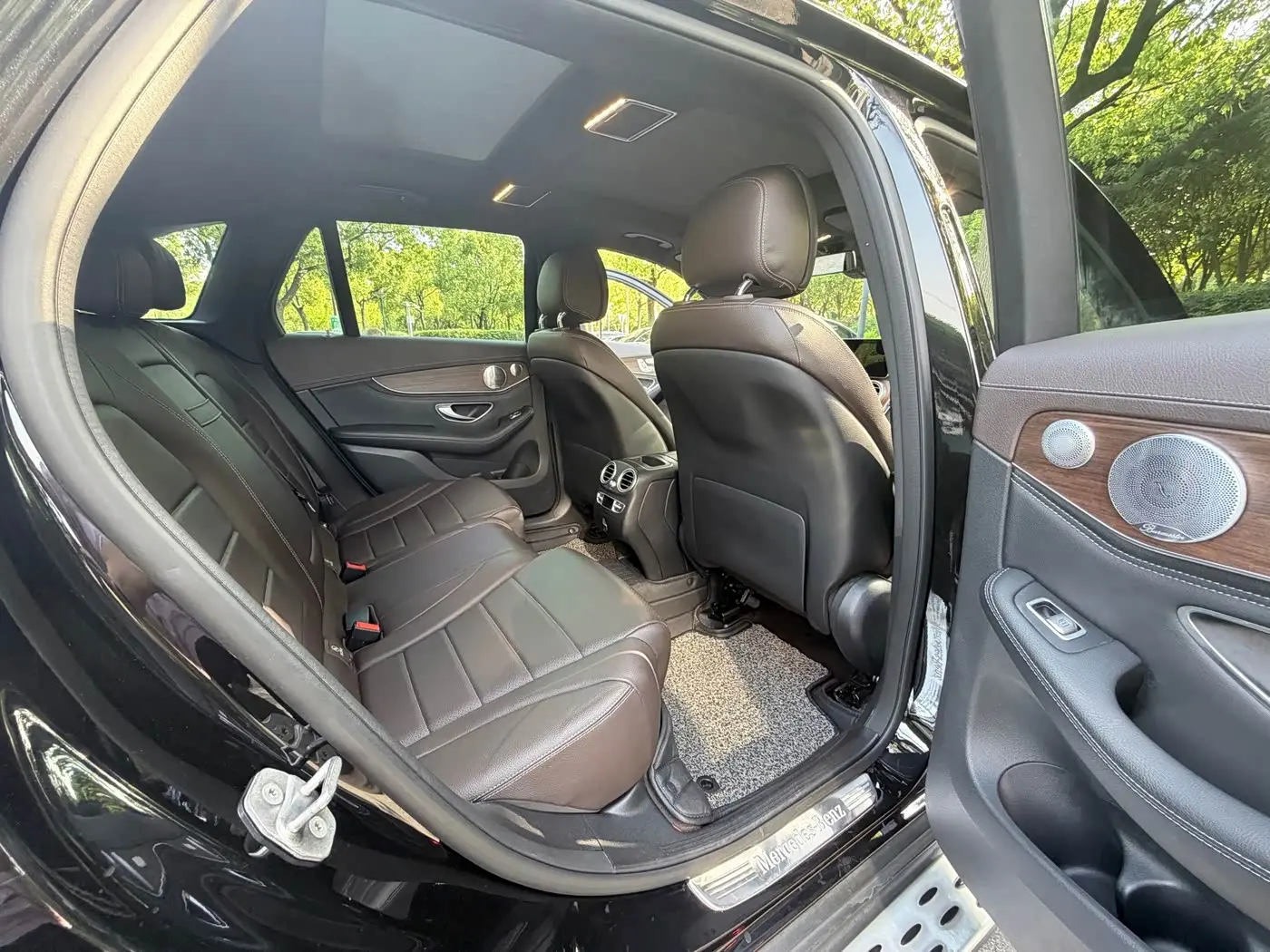 Mercedes-Benz GLC 2019 — Photo 12/20