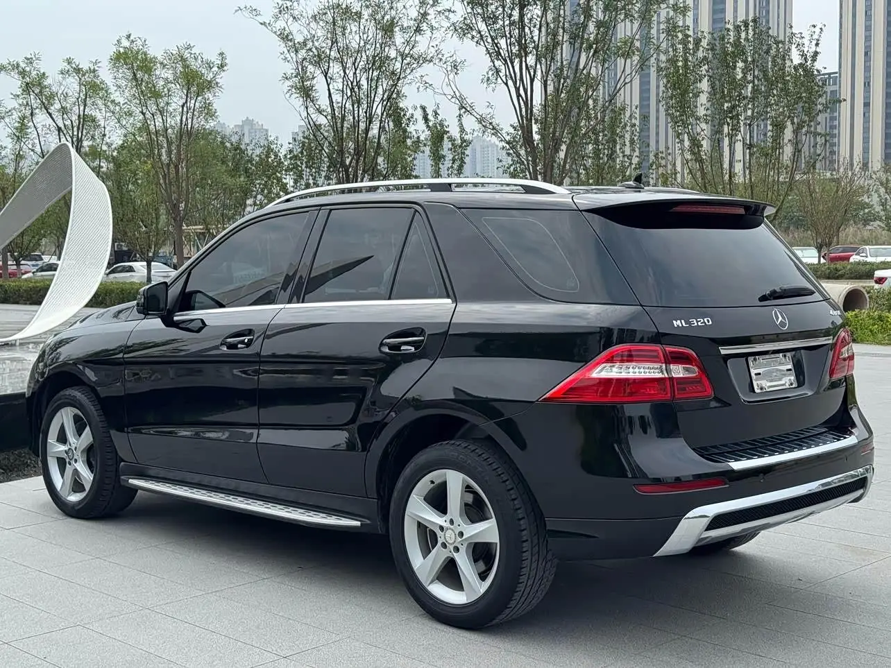 Mercedes-Benz M-Class 2015 — Photo 10/16