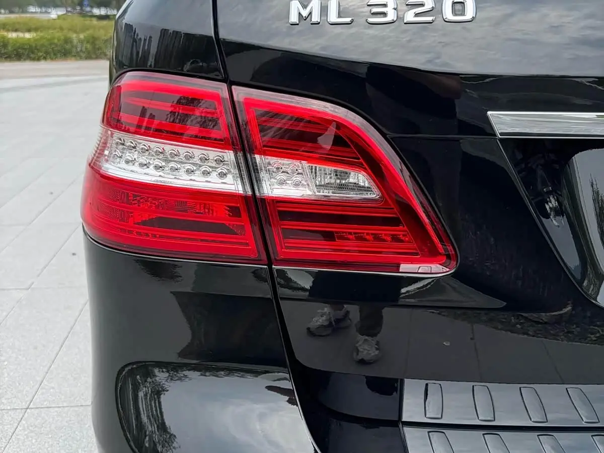 Mercedes-Benz M-Class 2015 — Photo 16/16