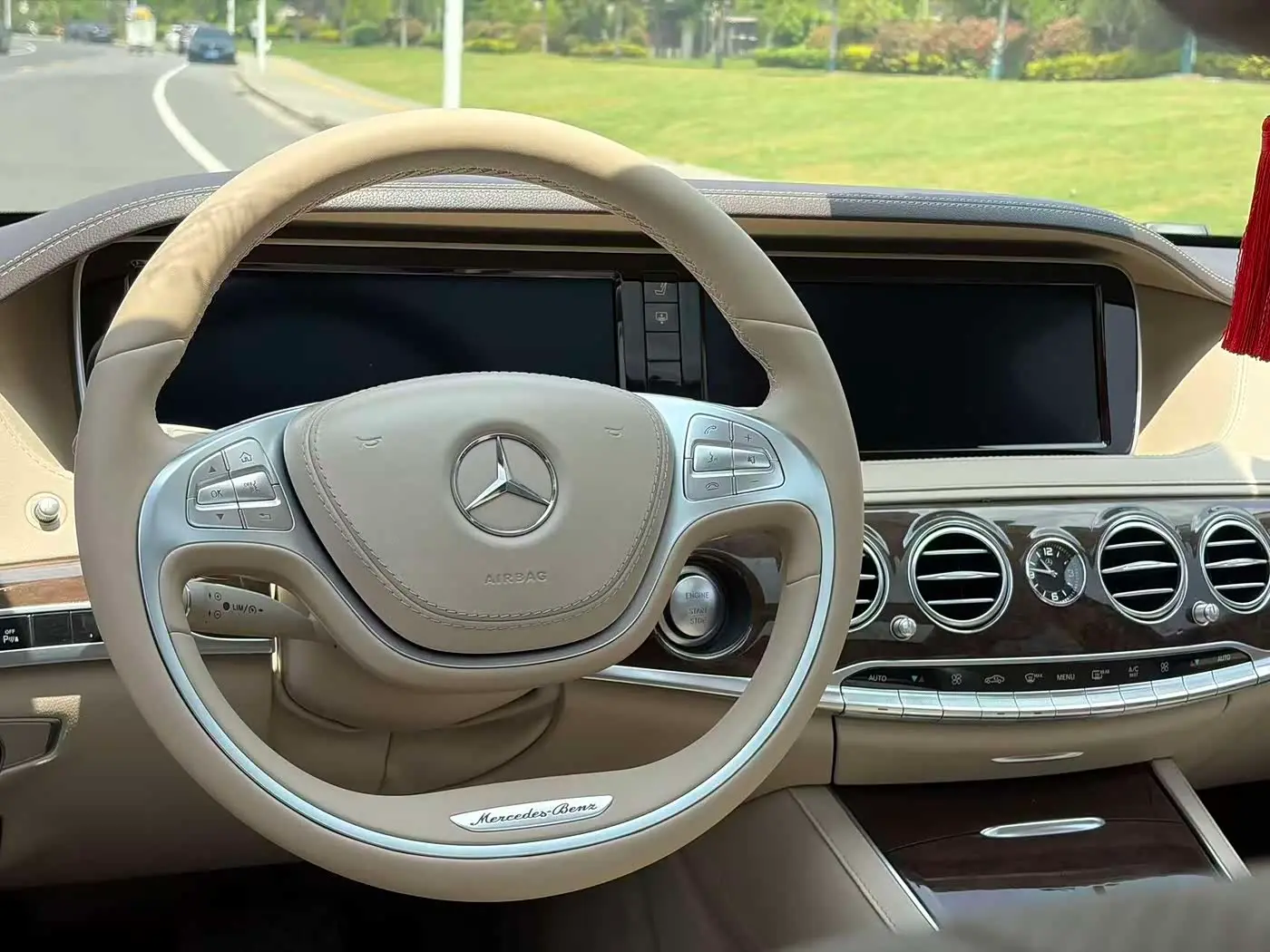 Mercedes-Benz S-Class 2016 — Photo 16/17