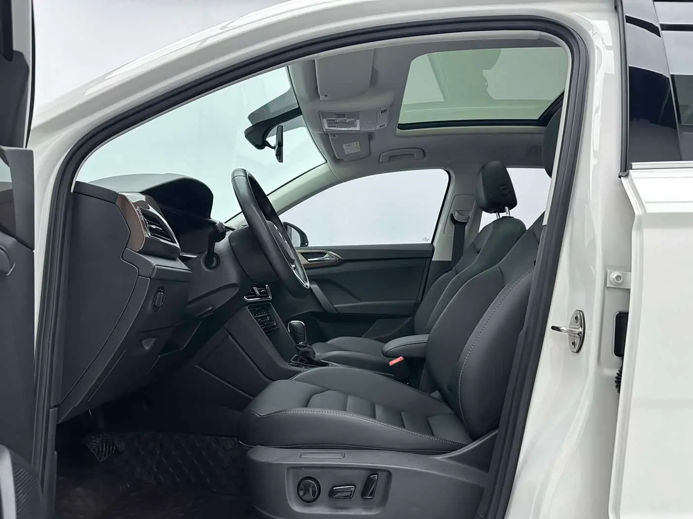 Volkswagen Tharu 2023 — Photo 5/18