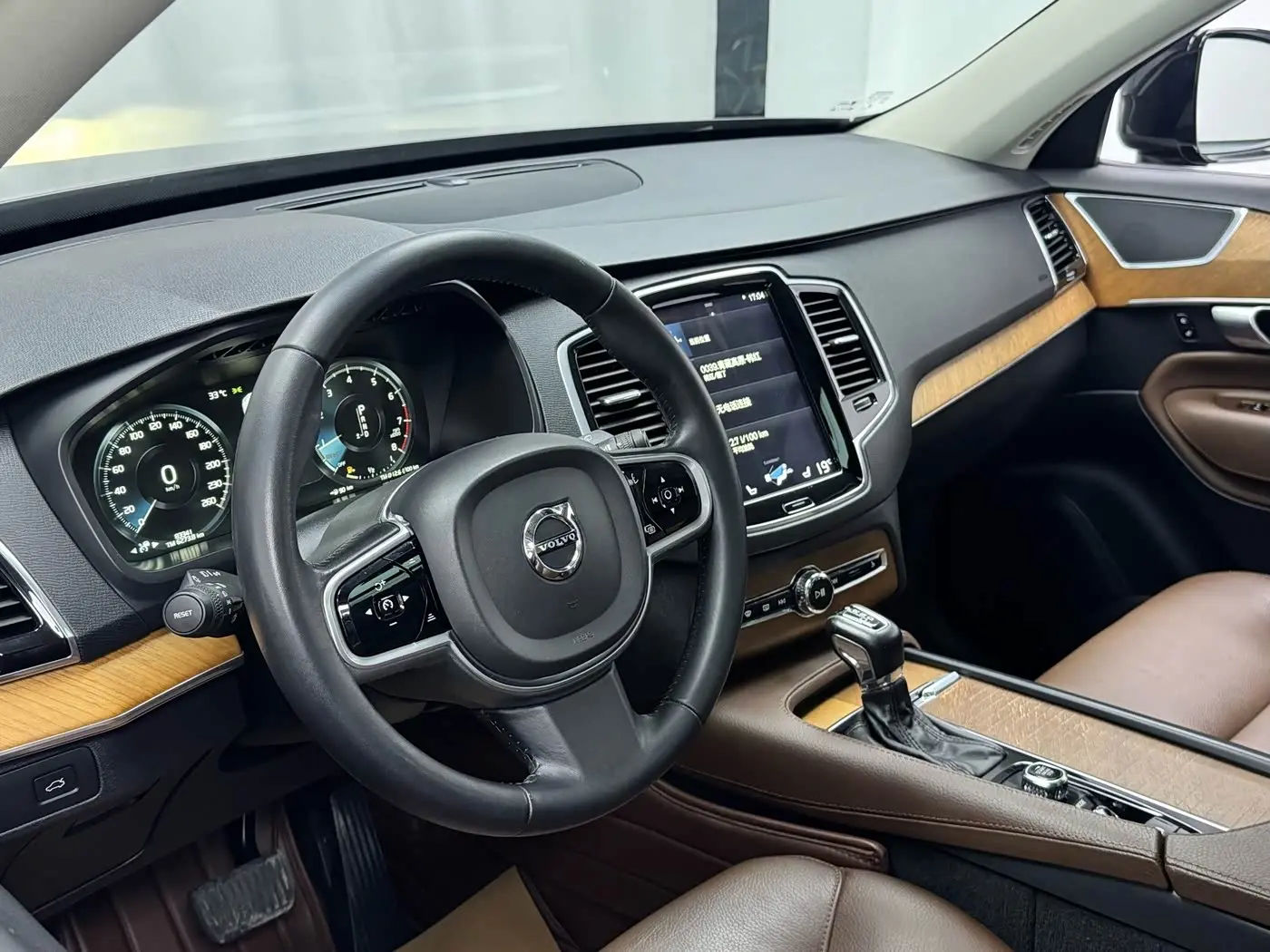 Volvo XC90 2019 — Photo 5/10