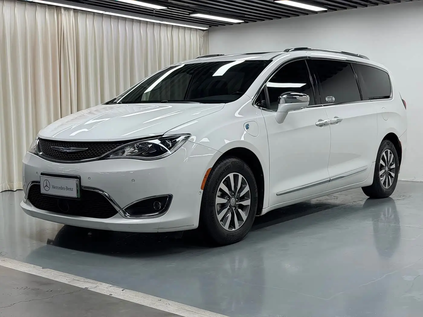 Chrysler Grand Caravan PHEV 2021 — Photo 1/19