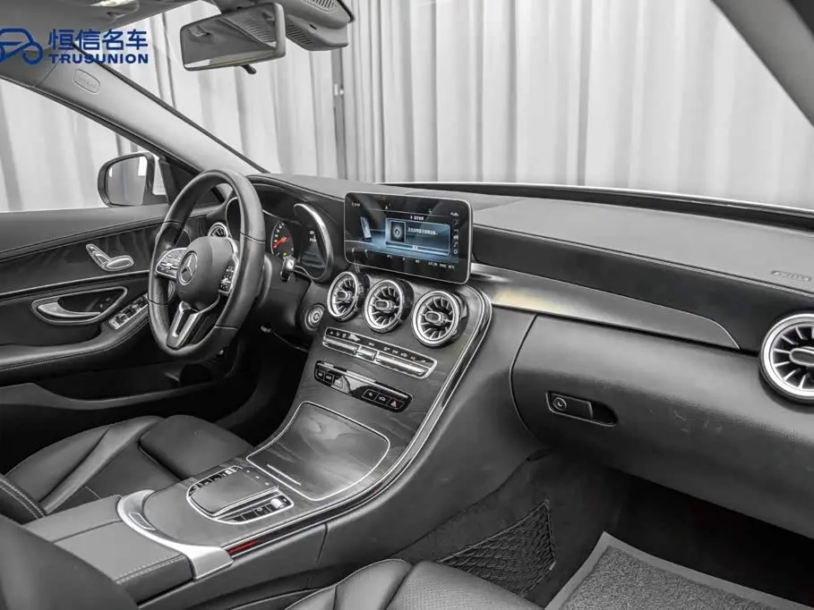 Mercedes-Benz C-Class 2019 — Şəkil 18/20