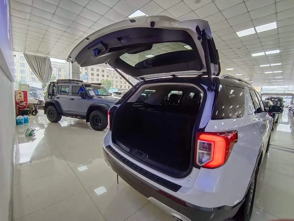 Ford Explorer 2022 — Şəkil 19/20