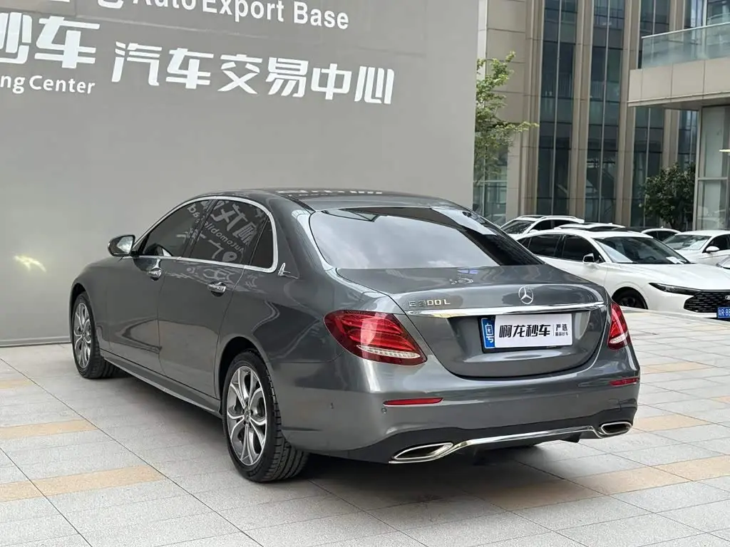 Mercedes-Benz E-Class 2020 — Фото 17/20