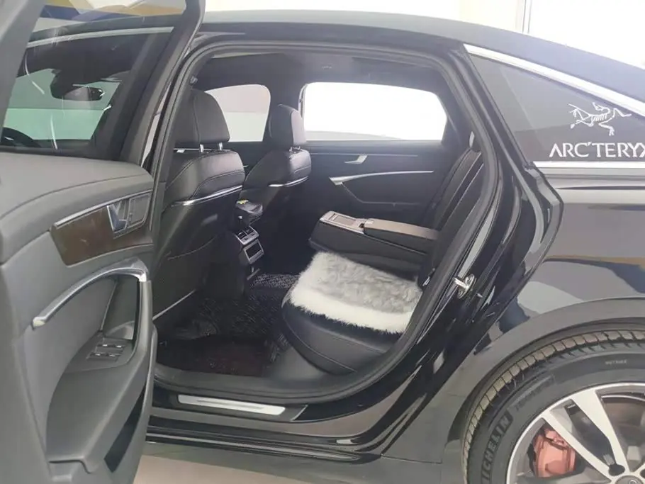 Audi A6L 2021 — Photo 11/16