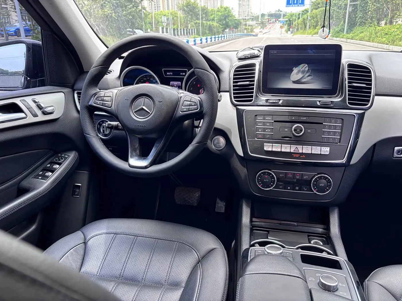 Mercedes-Benz GLE 2016 — Фото 11/13