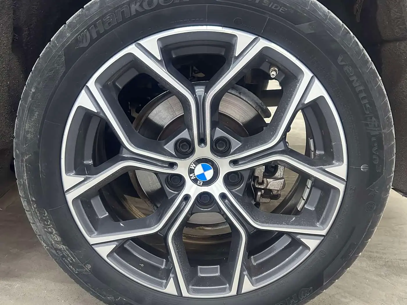 BMW X1 2022 — Photo 8/17
