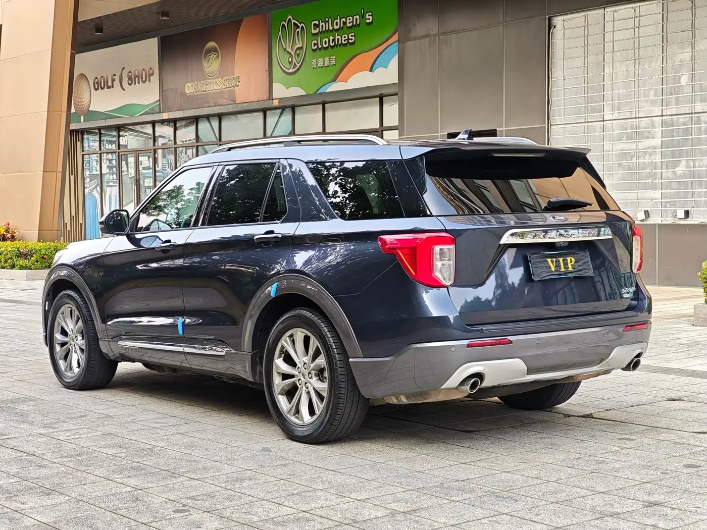 Ford Explorer 2021 — Photo 16/16