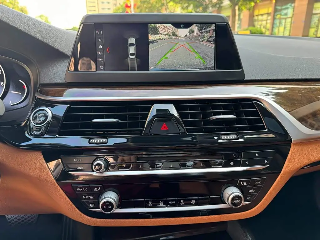 BMW 5 Series 2018 — Фото 20/20
