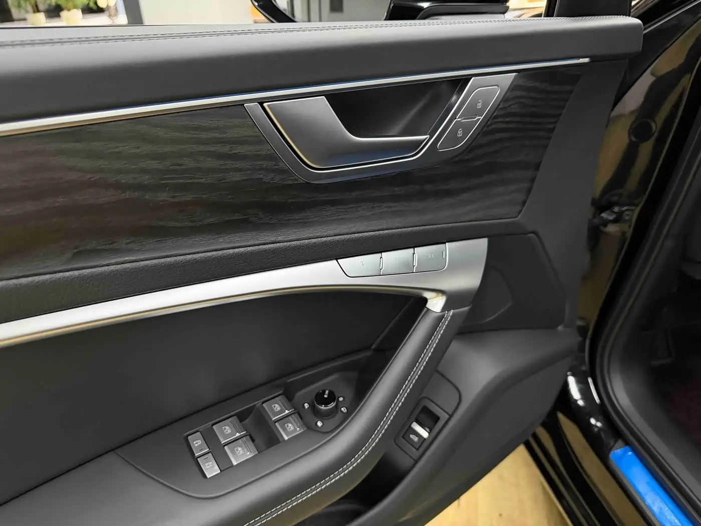 Audi A6L 2024 — Photo 8/20