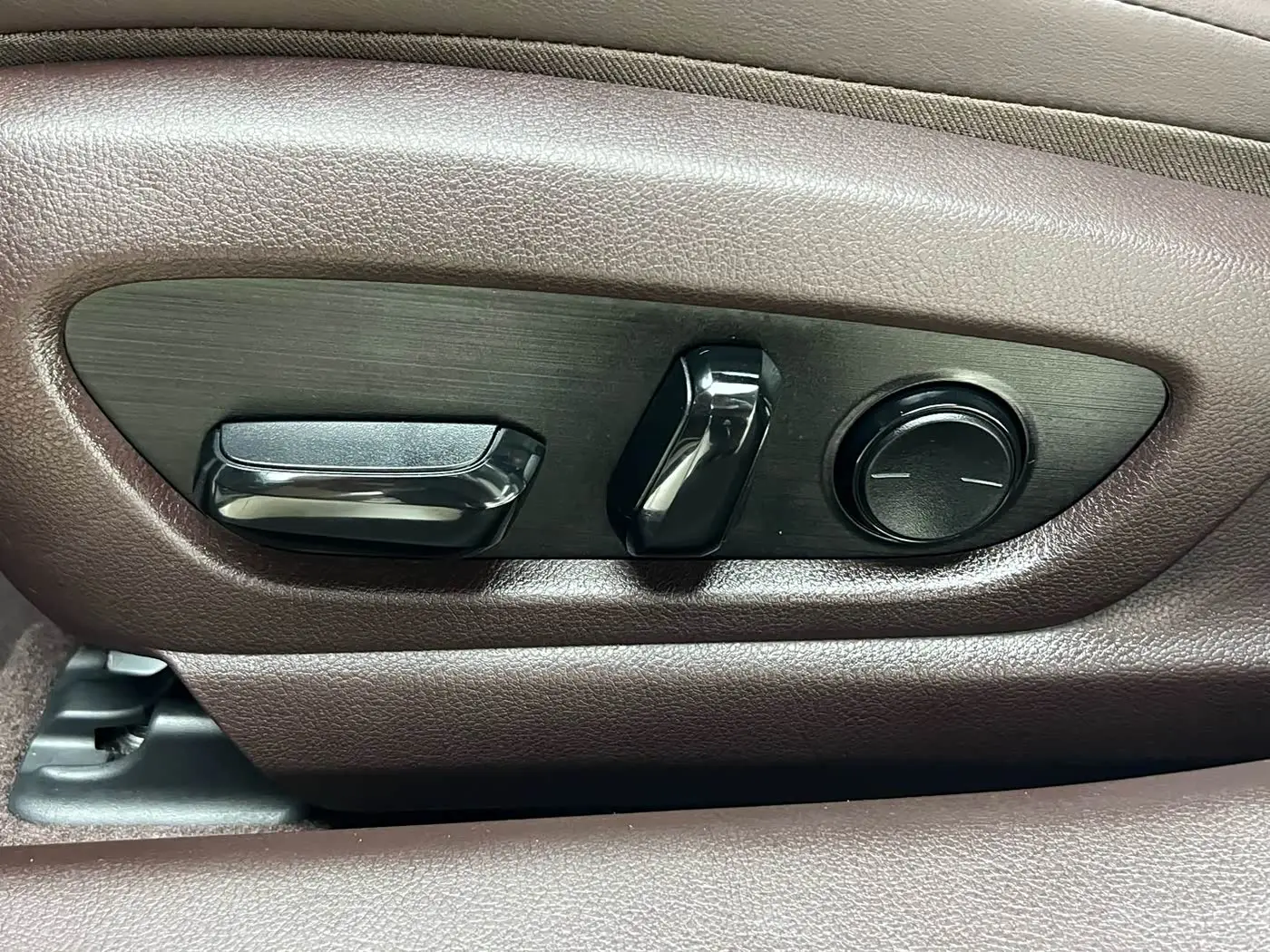 Lexus ES 2019 — Фото 20/20