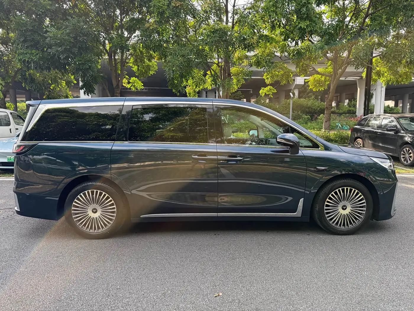 Voyah Auto Voyah Dreamer 2024 — Photo 6/20