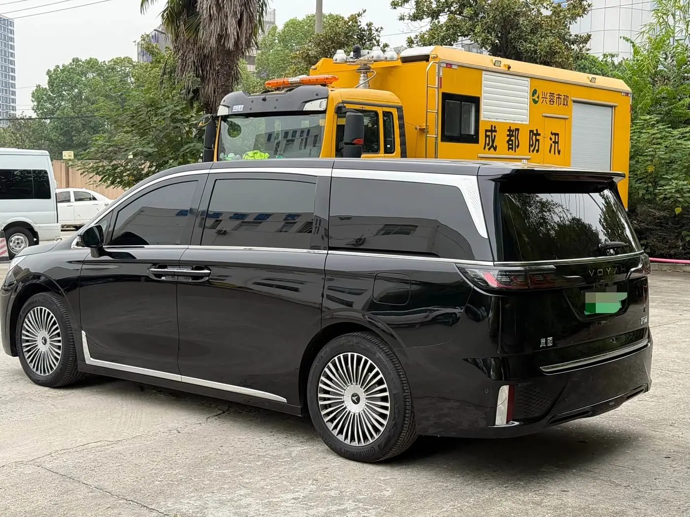 Voyah Auto Voyah Dreamer 2025 — Photo 5/14