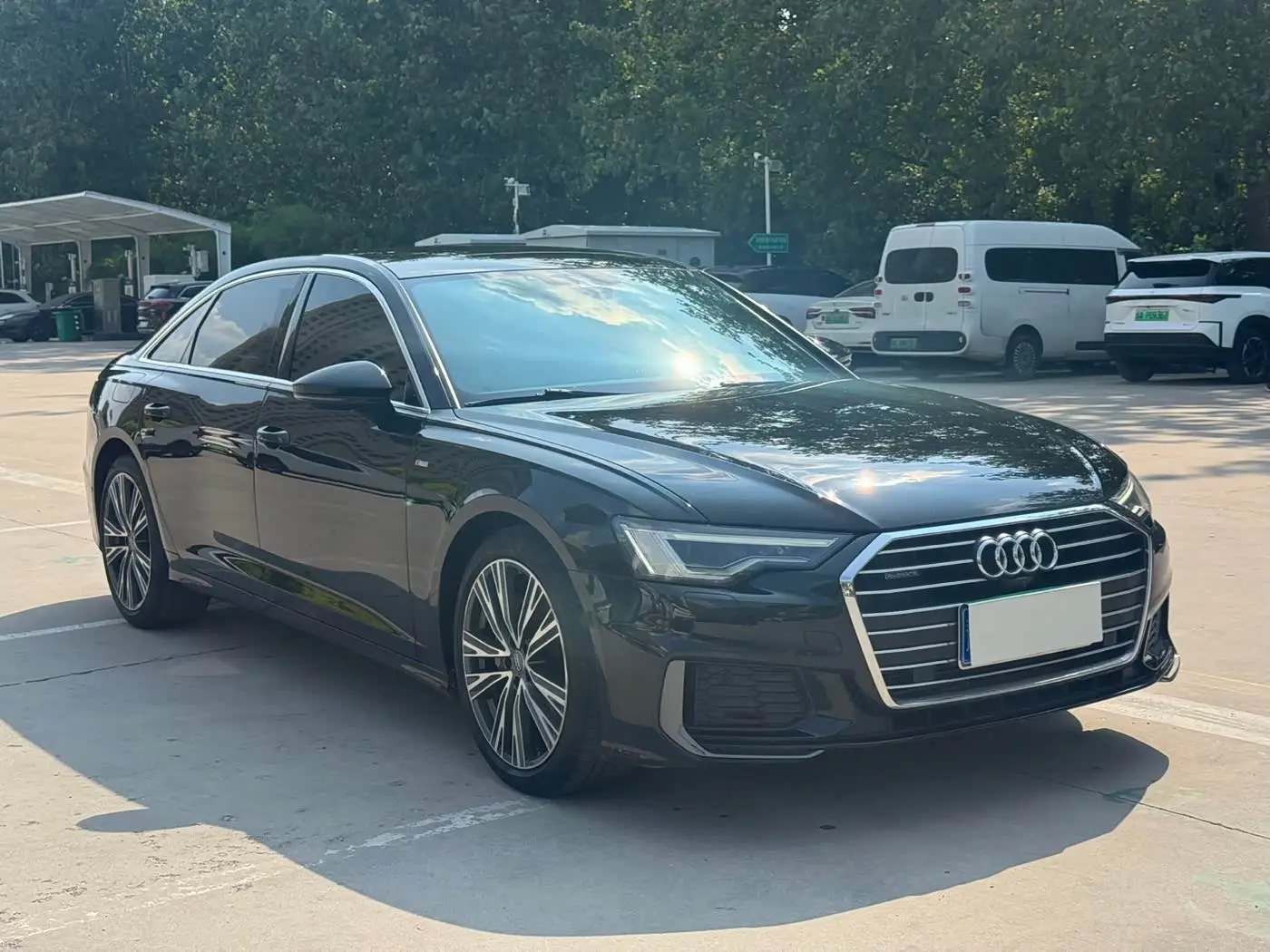 Audi A6L 2021 — Şəkil 3/14