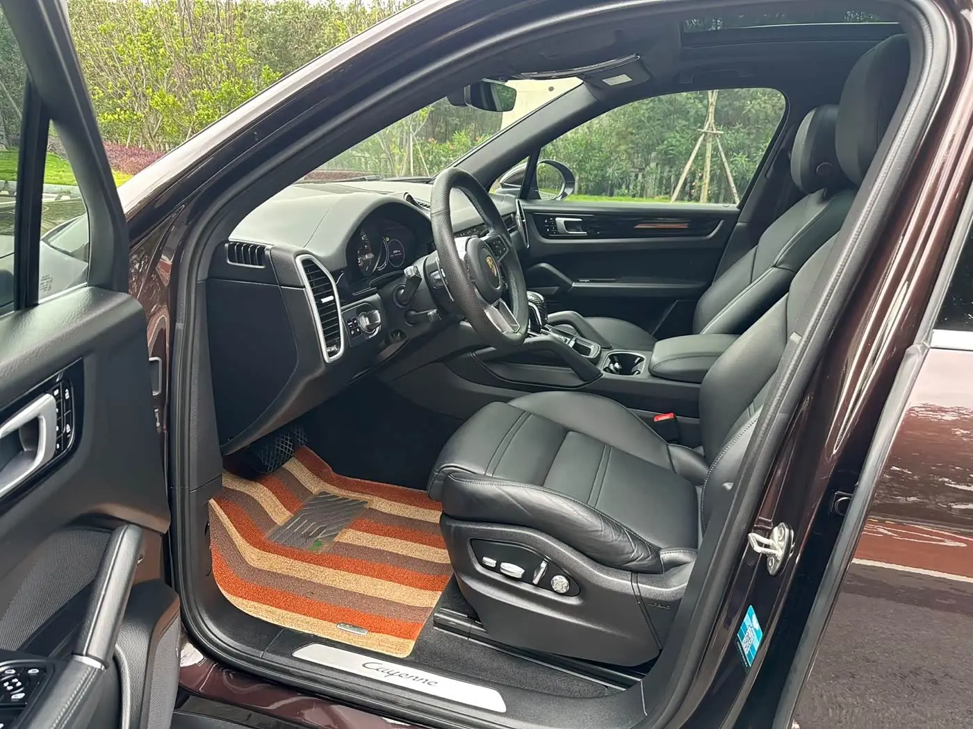Porsche Cayenne New Energy 2021 — Photo 4/10