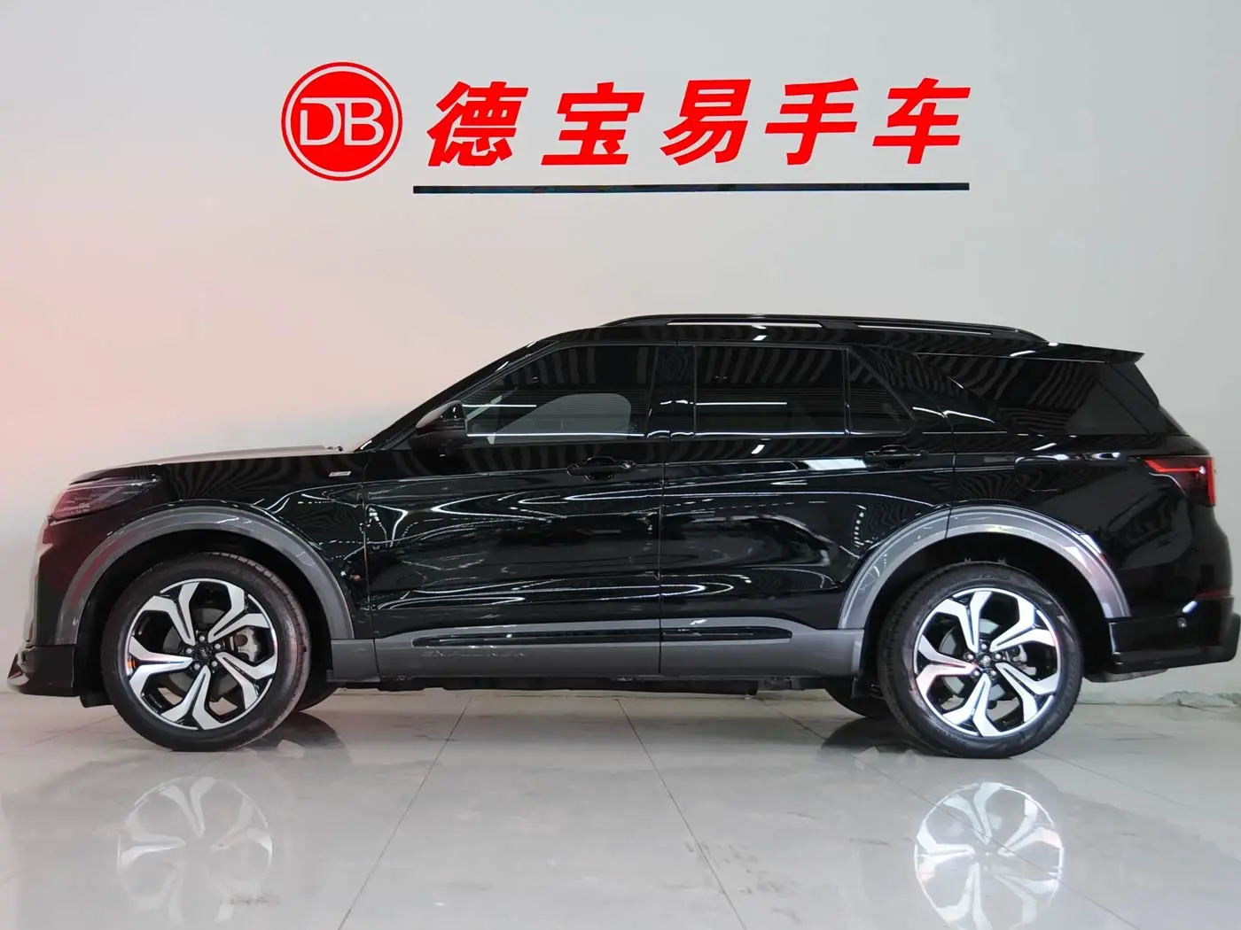 Ford Explorer 2022 — Фото 3/9