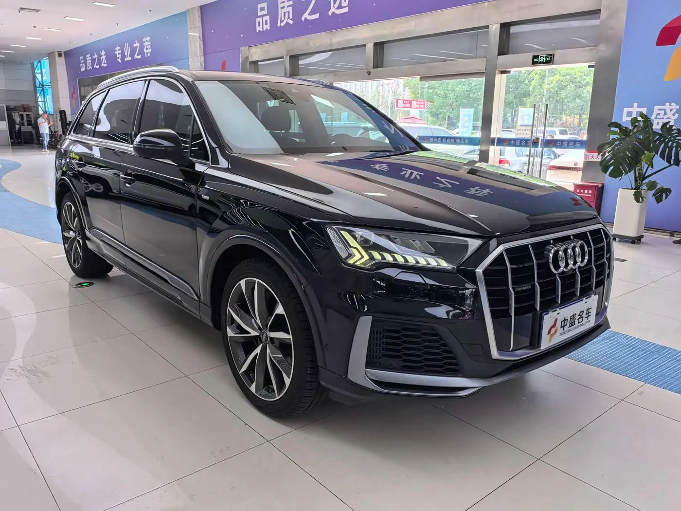 Audi Q7 2022 — Photo 3/16