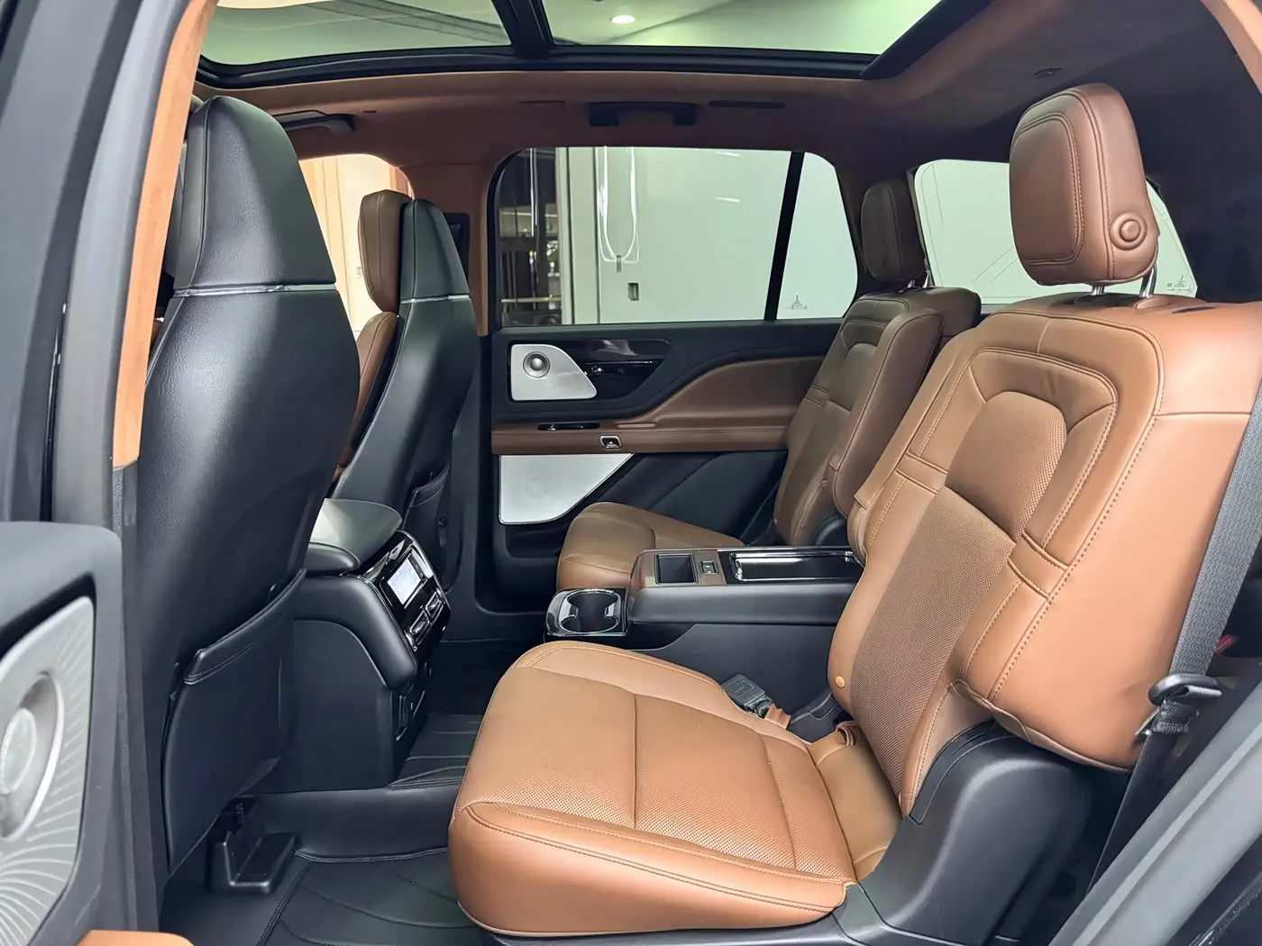 Lincoln Aviator 2022 — Şəkil 7/15