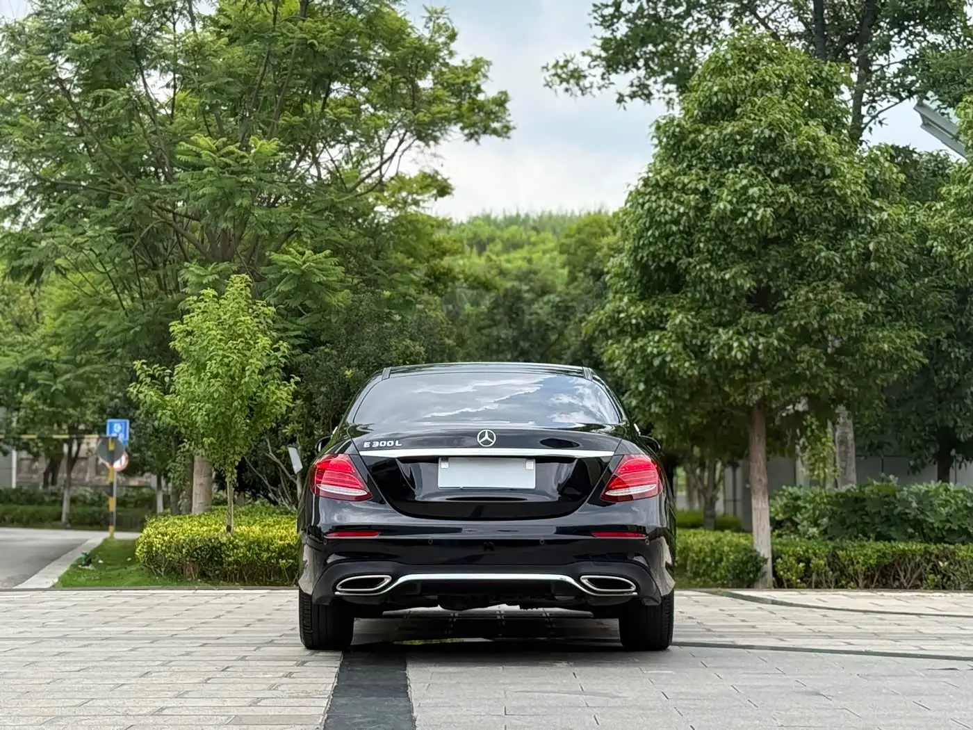 Mercedes-Benz E-Class 2018 — Photo 8/20