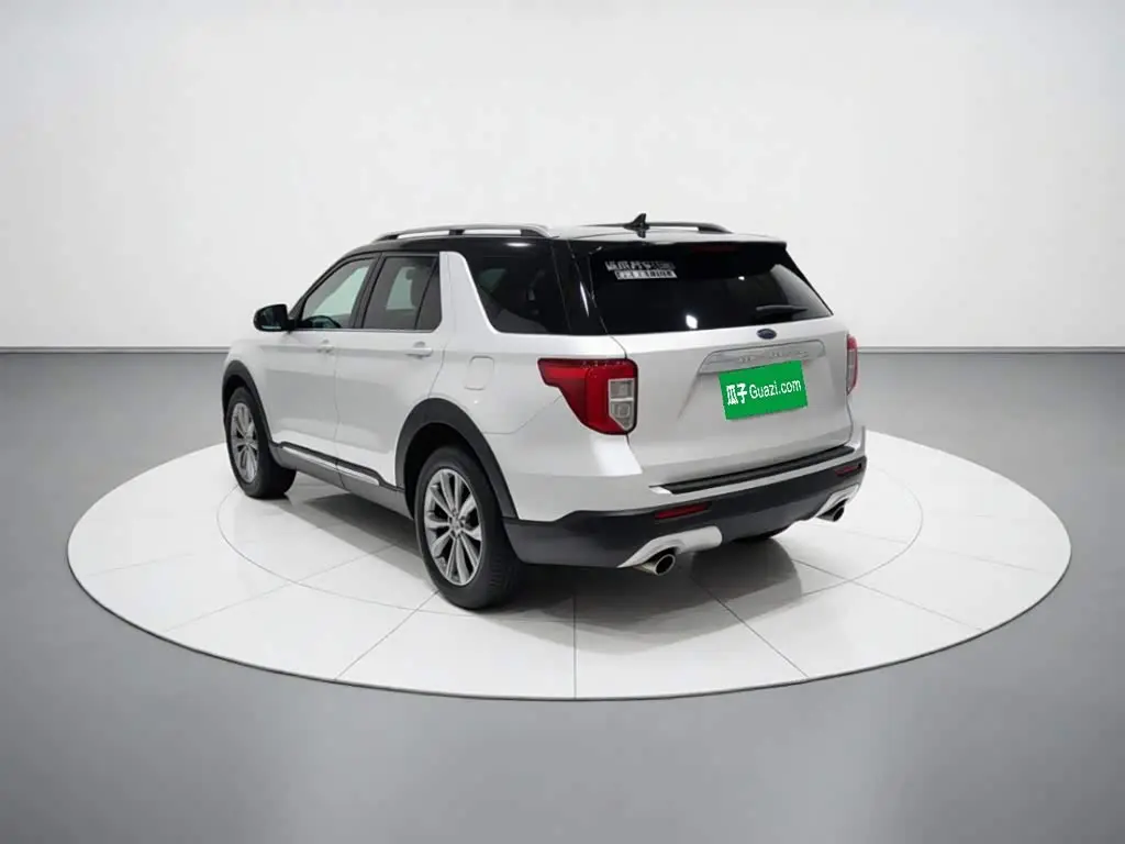 Ford Explorer 2020 — Photo 5/20