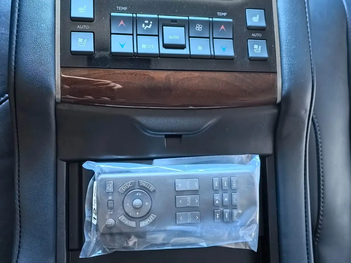 Lexus LX 2016 — Фото 10/16